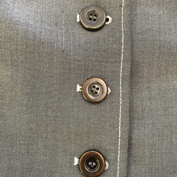 Classic women's suit - Picture 9 of 15